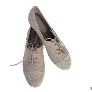 Madden Girl Julissa Women’s Oxford Shoes Size 10 Taupe studded